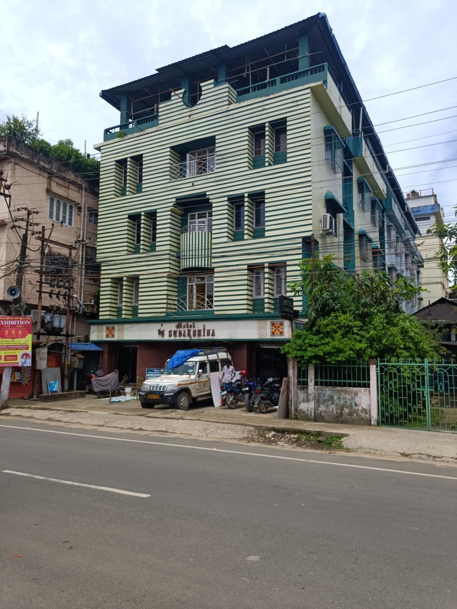 Hotel Sudakshina By Roh Silchar Exteriér fotografie