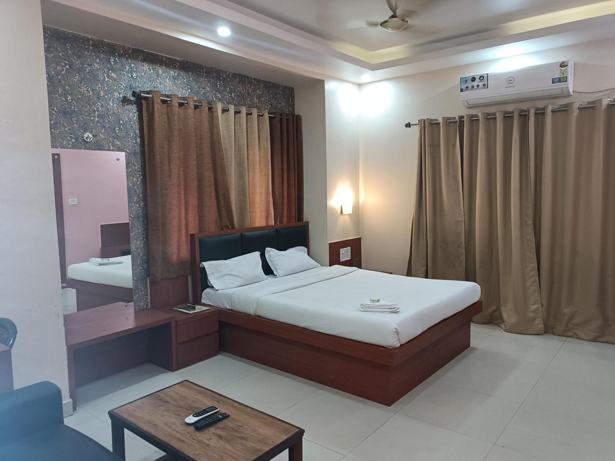 Hotel Sudakshina By Roh Silchar Exteriér fotografie