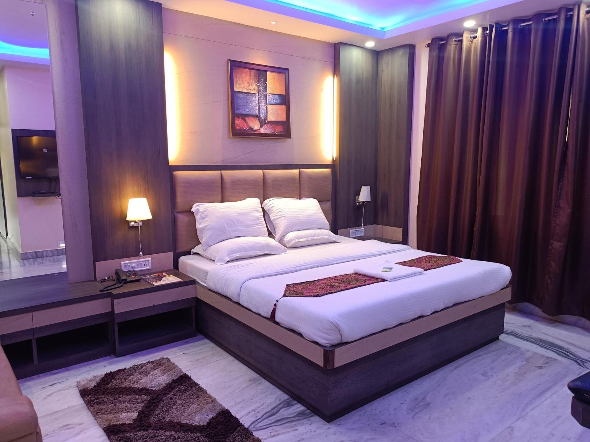 Hotel Sudakshina By Roh Silchar Exteriér fotografie