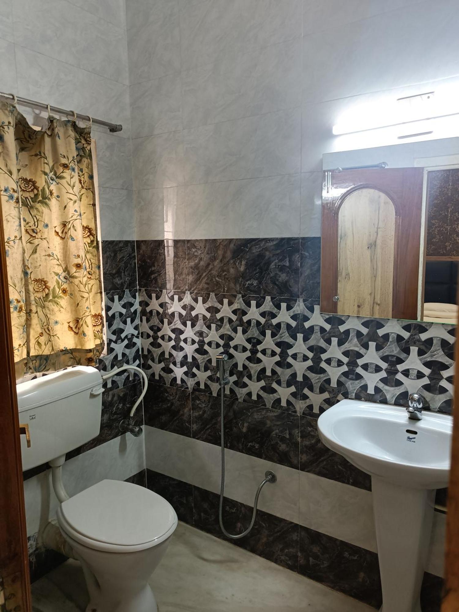 Hotel Sudakshina By Roh Silchar Exteriér fotografie